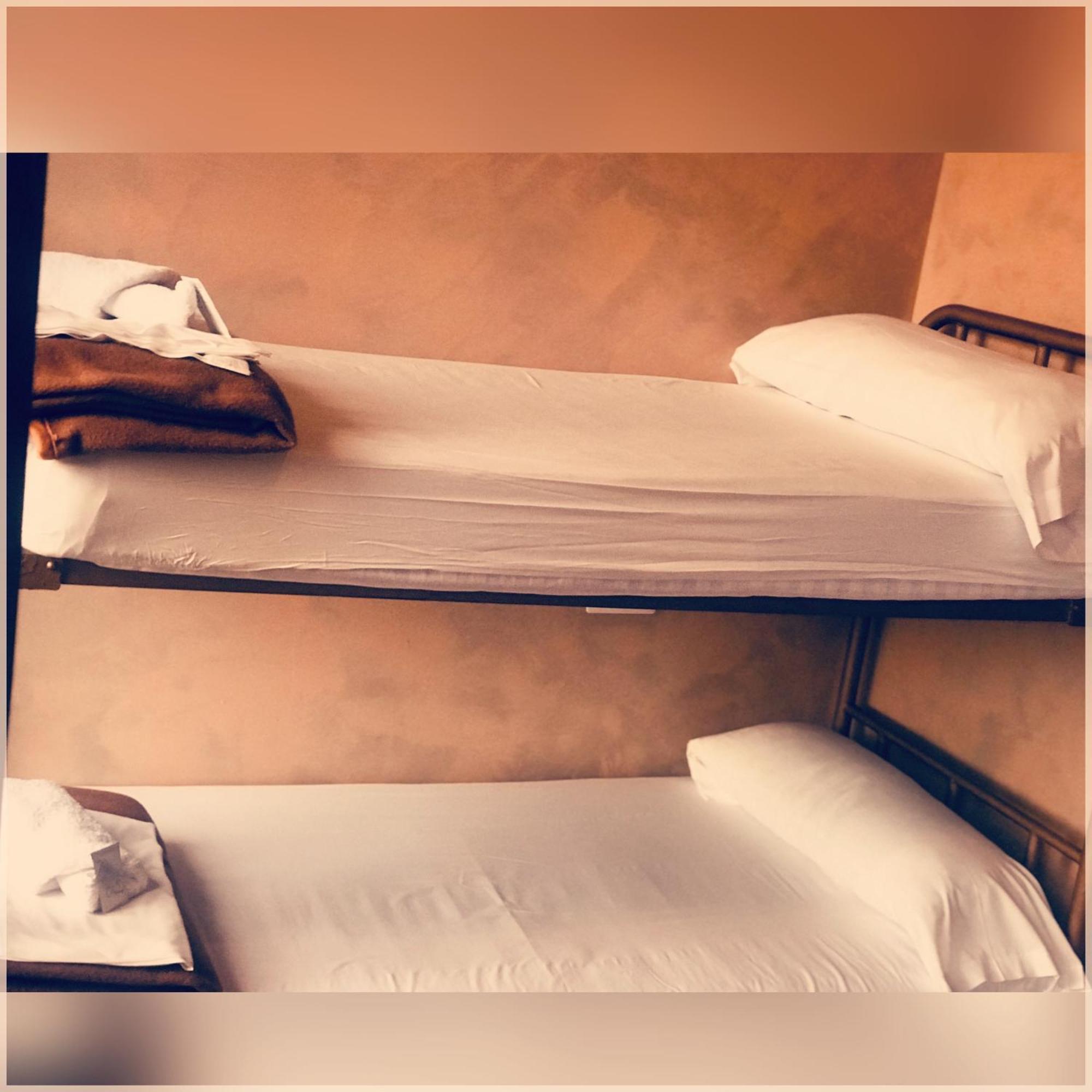 Roots&Boots Lugo Hostel Стая снимка