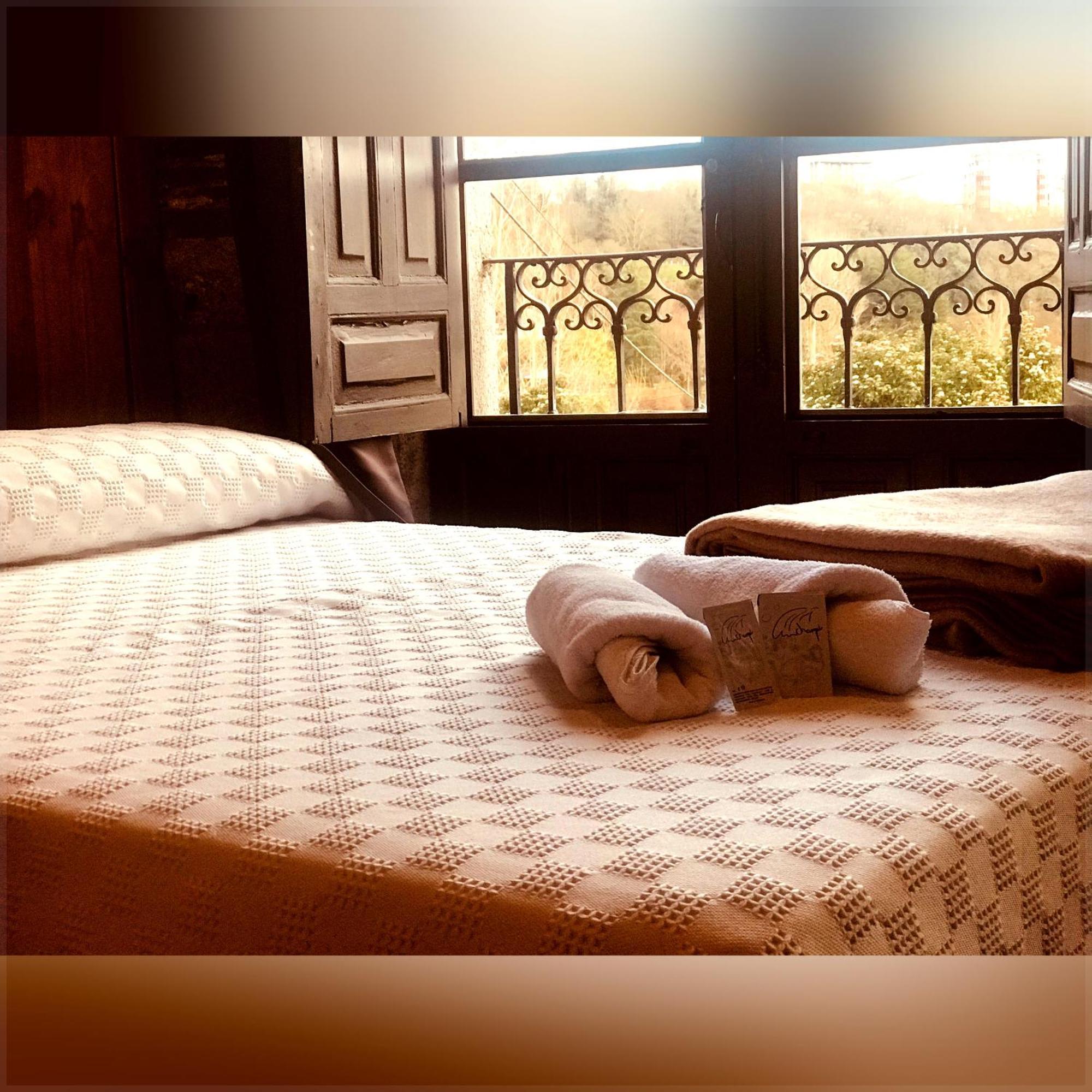 Roots&Boots Lugo Hostel Стая снимка