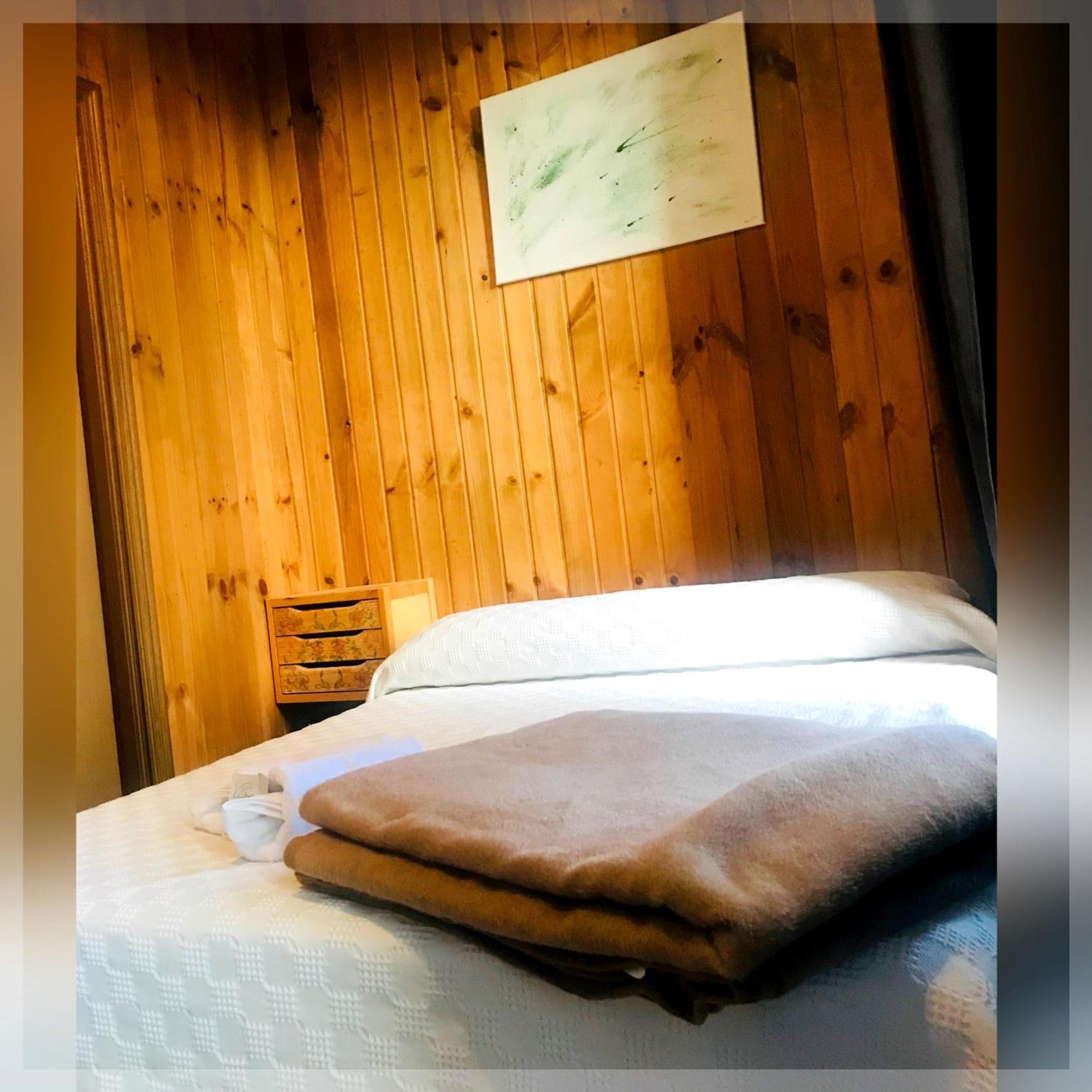 Roots&Boots Lugo Hostel Стая снимка